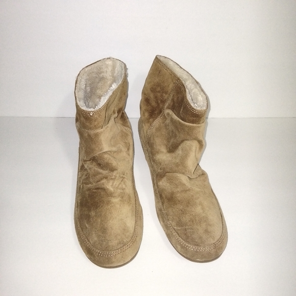 Lucky Brand Flat Suede Fur lined ankle booties size 8 Pull On Tan color - Picture 2 of 11